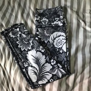 Floral crop leggings